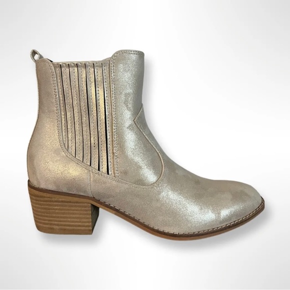 Corkys Clam Bake- Gold Crinkle Metallic